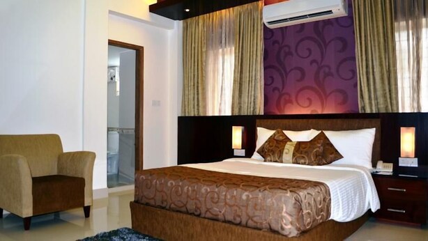 In-room safe, blackout curtains, iron/ironing board (on request) - La Villa Western (Dhaka)