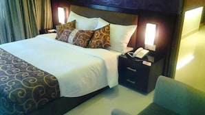 In-room safe, blackout curtains, iron/ironing board (on request) - La Villa Western (Dhaka)