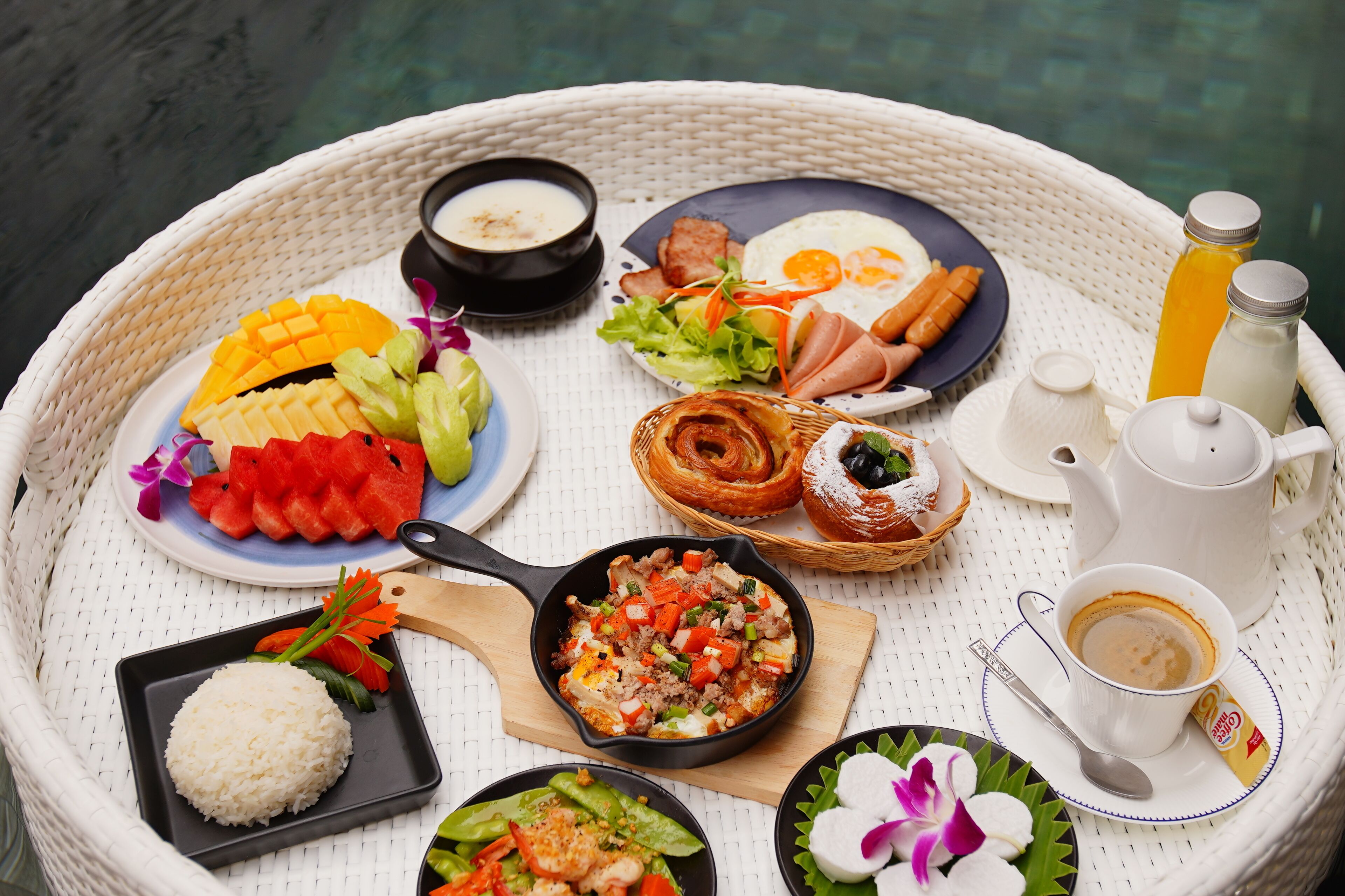 daily local cuisine breakfast (thb 300 per person)