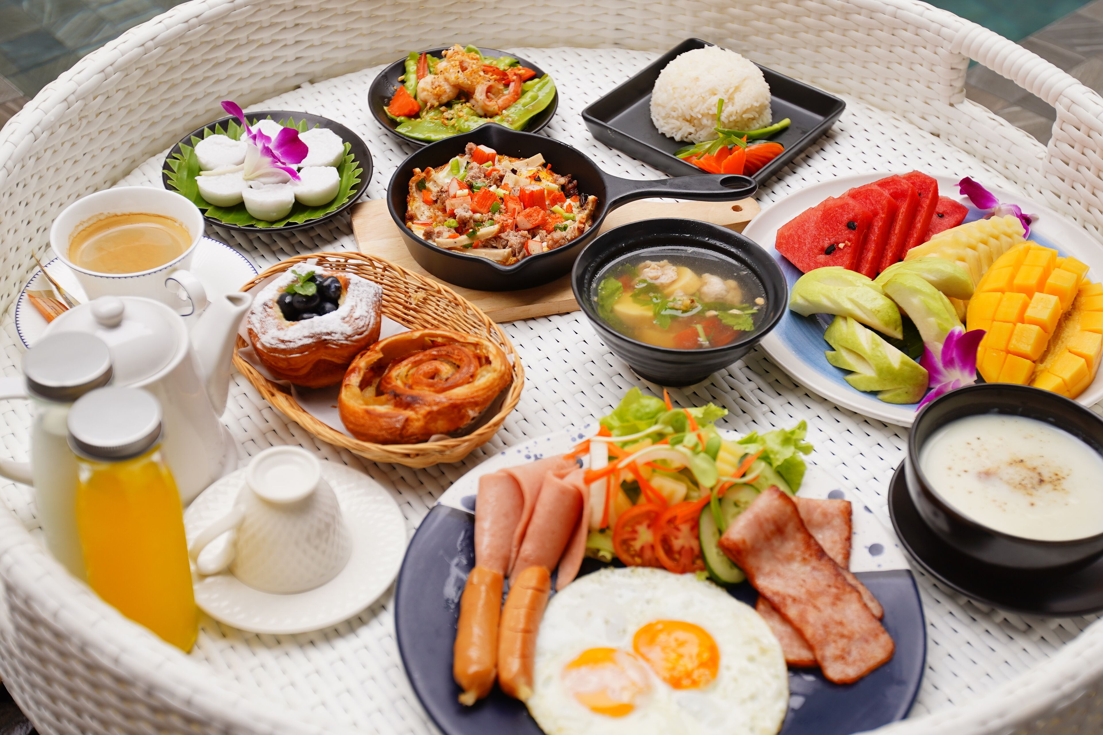 daily local cuisine breakfast (thb 300 per person)