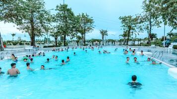 Outdoor pool, pool loungers