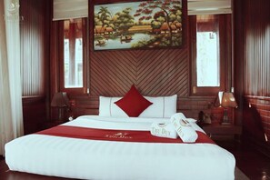 Minibar, in-room safe, soundproofing, iron/ironing board - Thu Duy Resort (Ca Mau)