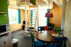 Dining - Ecolodge (4-person) on the Groninger Land, near the cozy town of Groningen (Lettelbert)
