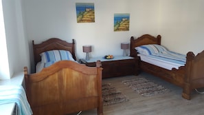 5 bedrooms, travel crib, WiFi, bed sheets - Vacation apartment Boedefelder - Holiday home Boedefelder (Winterberg)