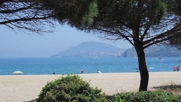 Beach nearby, sun-loungers
