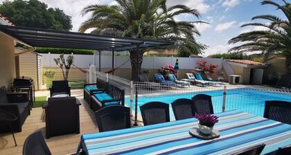 Villa 3 *Climatisée avec Piscine Chauffée à 10min des plages