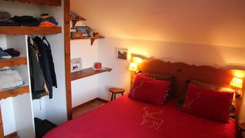 3 bedrooms, desk, free WiFi