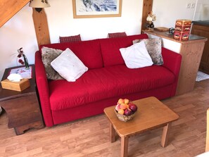 TV, bøker og kontorer