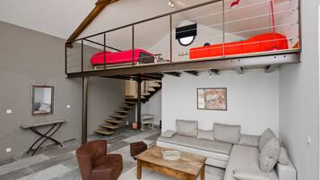 TV, DVD player, ping pong, books