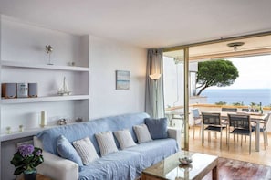 Smart TV, DVD player, books, music library - 1km from the beach, magnificent sea view, swimming pool, parking and WIFI (Sant Feliu de Guixols)