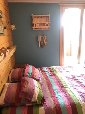 3 bedrooms, iron/ironing board, bed sheets - CHARMING APARTMENT Serre Chevalier (La Salle-Les-Alpes)