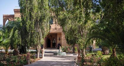 Family villa Dar MOUDAR Marrakech - XXL pool & garden - services