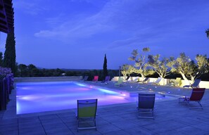 Pool - Apartment in the Alpilles (Paradou)