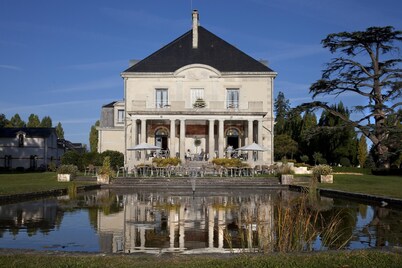 Country cottage in Futuroscope country/ Shared swimming pool