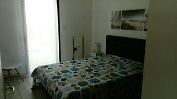 4 slaapkamers, een strijkplank/strijkijzer, gratis wifi