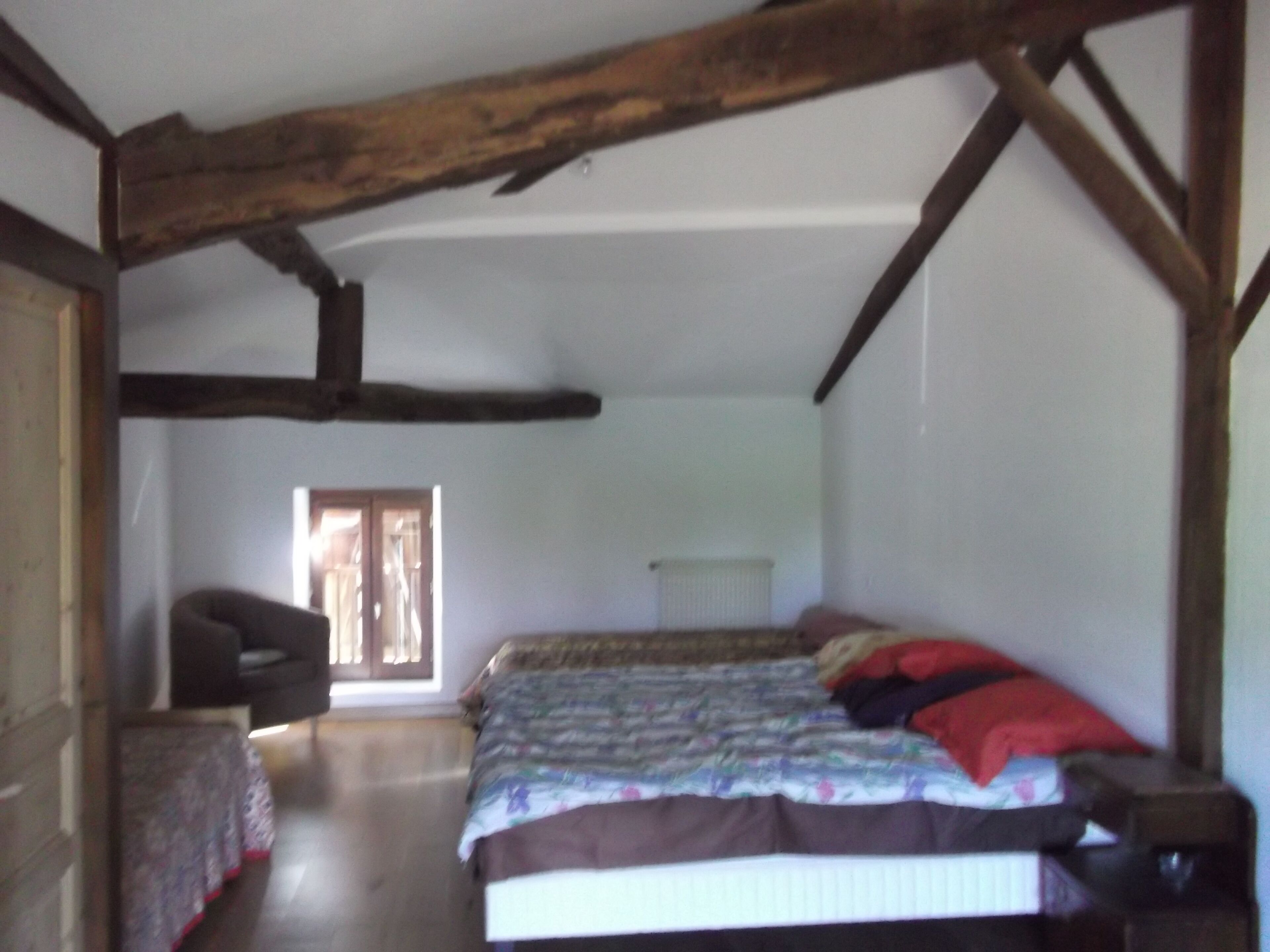 5 chambres, fer et planche à repasser, Wi-Fi, draps fournis