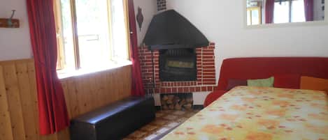 3 chambres, fer et planche à repasser