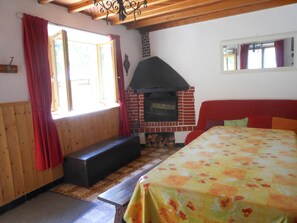 3 bedrooms, iron/ironing board - 70m² quiet holiday home rental near a farm 23 km from Grenoble (Isère)