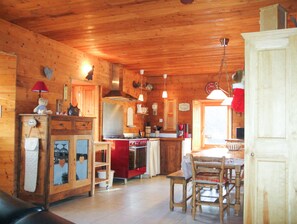 Réfrigérateur, micro-ondes, four, lave-vaisselle