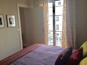 1 bedroom, iron/ironing board, WiFi, bed sheets - Eiffel Tower 2 luxury rooms (Paris)