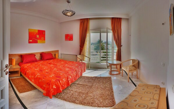 2 bedrooms, iron/ironing board, bed sheets