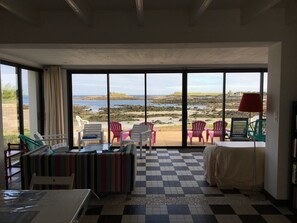 Interior - Waterfront property in Portsall Wifi Stand up kayaks piano dogs ok (Ploudalmézeau)