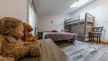 3 bedrooms, WiFi, bed sheets