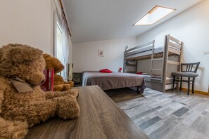 3 bedrooms, WiFi, bed sheets