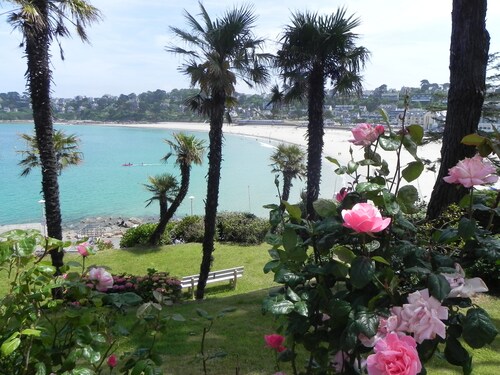 ** Herrlicher Meerblick ** in einer 4-Zimmer-Komfortwohnung, direkter Zugang zum Strand, Park, WLAN