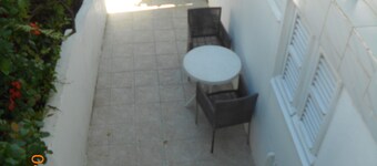 A SHOELCHER, STUDIO IN QUARTER RESIDENTIAL QUIET 