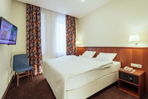 Standard Double Room | Peti besi dalam bilik, langsir/tirai gelap terus, Wi-fi percuma 