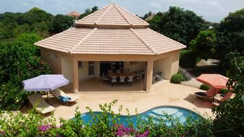 Alberca al aire libre