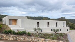 Exterior - Luxurious architect-designed house, 4 bedrooms, heated pool  (Oletta)