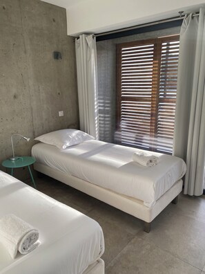 4 bedrooms, iron/ironing board, free WiFi, bed sheets - Luxurious architect-designed house, 4 bedrooms, heated pool  (Oletta)