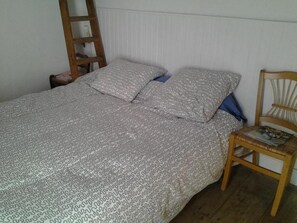 3 bedrooms, iron/ironing board