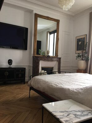 3 bedrooms, desk, iron/ironing board, travel cot - 5-room apartment jardin du Luxembourg grand piano (Paris)