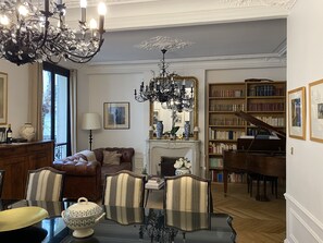 Interior - 5-room apartment jardin du Luxembourg grand piano (Paris)