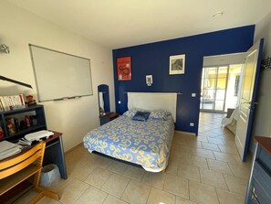 7 habitaciones, escritorio, tabla de planchar con plancha y wifi gratis