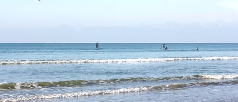 靠近海滩
