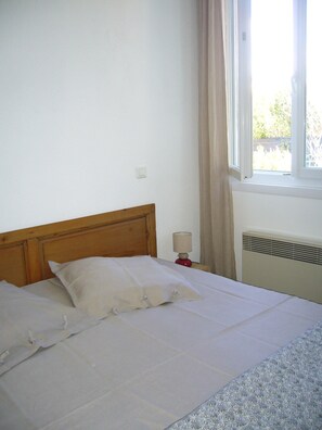 3 chambres, fer et planche à repasser, lit parapluie, Wi-Fi gratuit