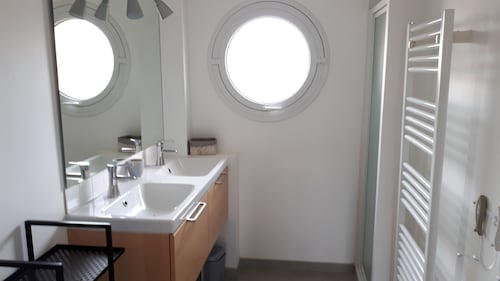 MAGNIFIQUE MAISON 4*  LUMINEUSE JARDIN ARBORE CLOS  300 M DE LA MER