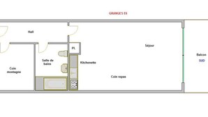 Un hôtel comprenant un hall, une kitchenette, une salle de bain et un balcon.