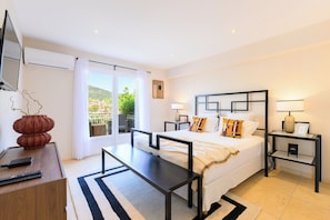 6 Schlafzimmer, BĂŒgeleisen/BĂŒgelbrett, Internetzugang, BettwĂ€sche