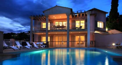 villa 63. Piscine chauffée vue exceptionnelle