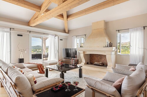Villa Hirondelle – Luxury Sea View Villa | Heated Pool | Sleeps 12