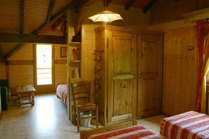 8 habitaciones, wifi gratis y ropa de cama
