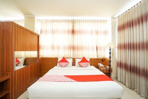 Suite Deluxe, para no fumadores | Escritorio, wifi gratis y ropa de cama 