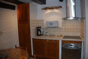 Fridge, microwave, oven, stovetop - Pretty Mas O DI VIN traditional provencal character with pool Rasteau67 M2 (Rasteau)