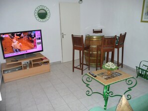 Interior - Pretty Mas O DI VIN traditional provencal character with pool Rasteau67 M2 (Rasteau)