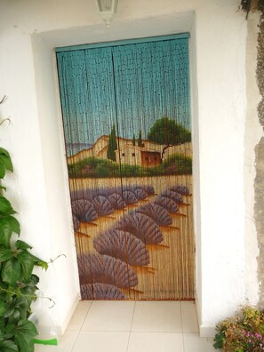 Exterior detail - Pretty Mas O DI VIN traditional provencal character with pool Rasteau67 M2 (Rasteau)